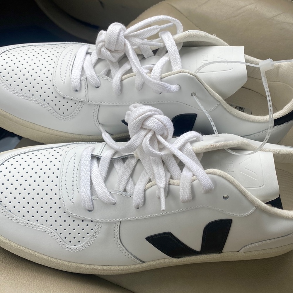 Veja Women's White and Black Sneakers - Picture 2 of 3